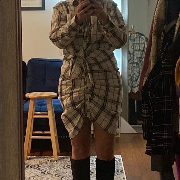 𝅺plaid dress with tie in front and snap closure - Picture 6 of 10